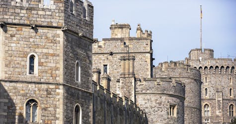 Windsor Castle and Stonehenge with private group car tour from London